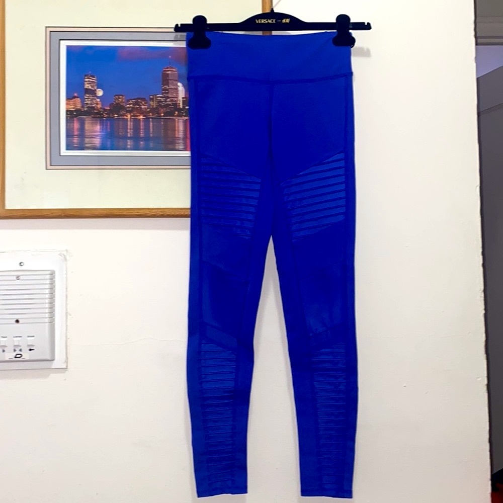 Alo Yoga Moto Legging